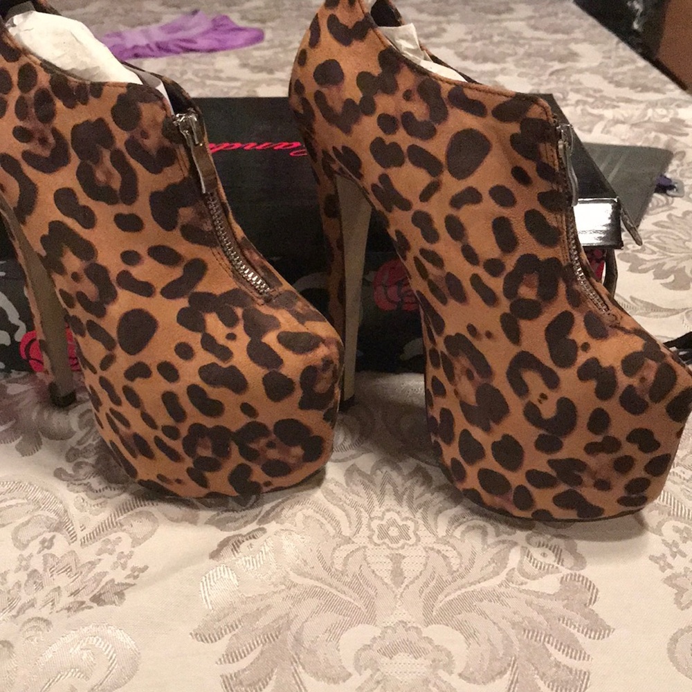 Brand new leopard booties